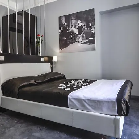 Good Life Via Veneto Rome