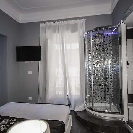 Good Life Via Veneto Rome